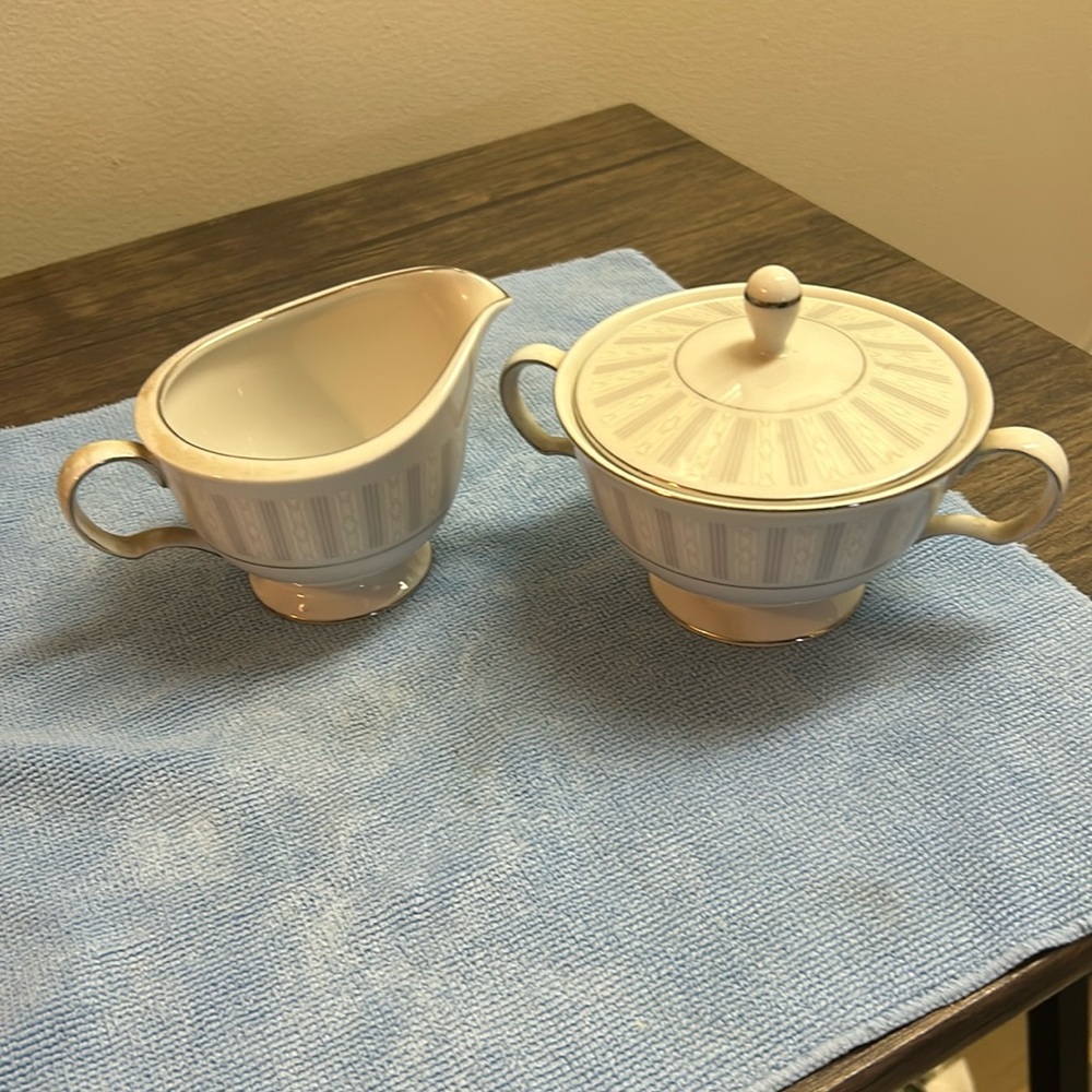 Harmony House Silver Melody Fine China Sugar Bowl and Creamer Set Japan 3647